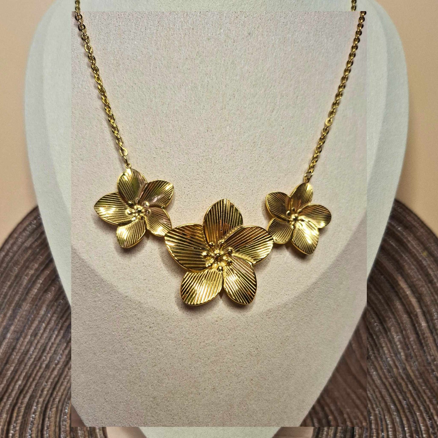 Collier "Fleur d'or"